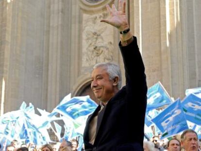 Javier Arenas, en el mitin del s&aacute;bado en Granada.