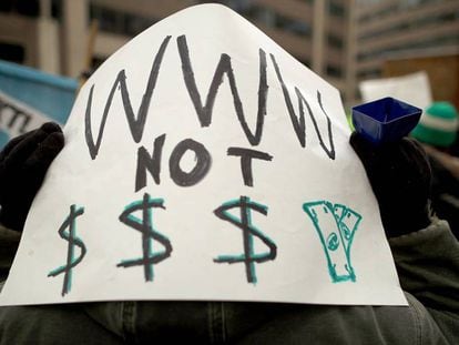 Manifestaci&oacute;n en contra del fin de la neutralidad de la red en Washington, (EE UU).