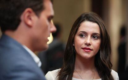 Albert Rivera e In&eacute;s Arrimadas, en el Parlament.