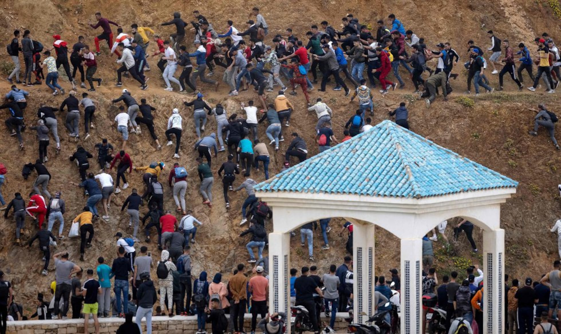 llegada-masiva-de-inmigrantes-a-ceuta-en-im-genes-fotos-politica