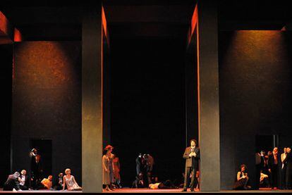 Momento de la representación del<i> Rigoletto</i> de Matheuz en el teatro La Fenice de Venecia.