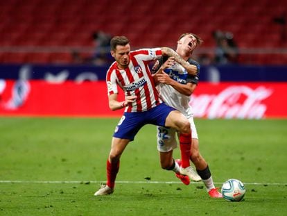 Saúl durante un lance del encuentro entre el Atlético y el Alavés disputado en el Metropolitano el pasado sábado. / (AFP)