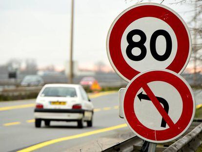 Una carretera francesa, cerca de Burdeos.