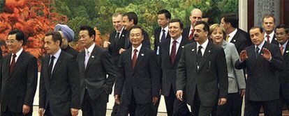 Líderes de Francia, Alemania, India, Italia o Japón junto a José Luis Rodríguez Zapatero ayer en la cumbre Europa-Asia que se celebra en Pekín.