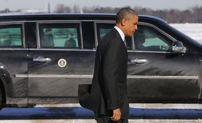 Barack Obama, camino del Air Force One en la base a&eacute;rea de Andrews (Maryland).