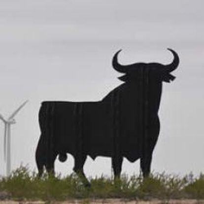 Imagen de uno de los toros de Osborne, ubicado en Aragón