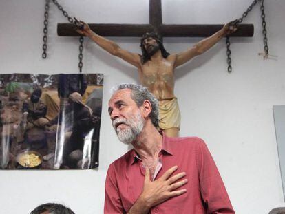 Willy Toledo, en la parroquia San Carlos Borromeo, en Madrid.