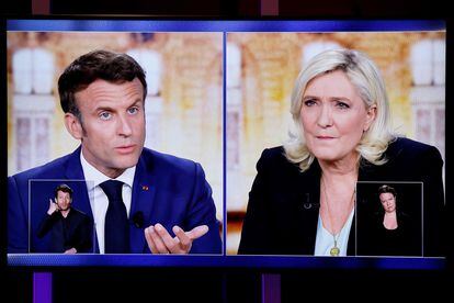 Emmanuel Macron y Marine Le Pen durante el debate del pasado miércoles.