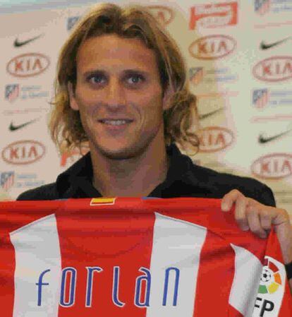 Forlán, durante su presentación por el Atlético de Madrid