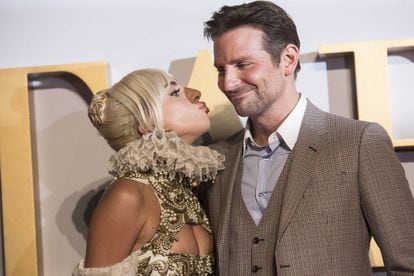 Lady Gaga y Bradley Cooper, durante la promoción de la película.