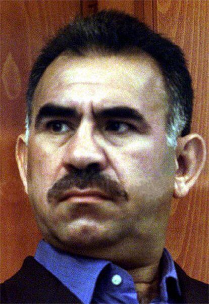Abdullah Ocalan, líder del Partido de los Trabajadores del Kurdistán, durante su juicio en 1999.