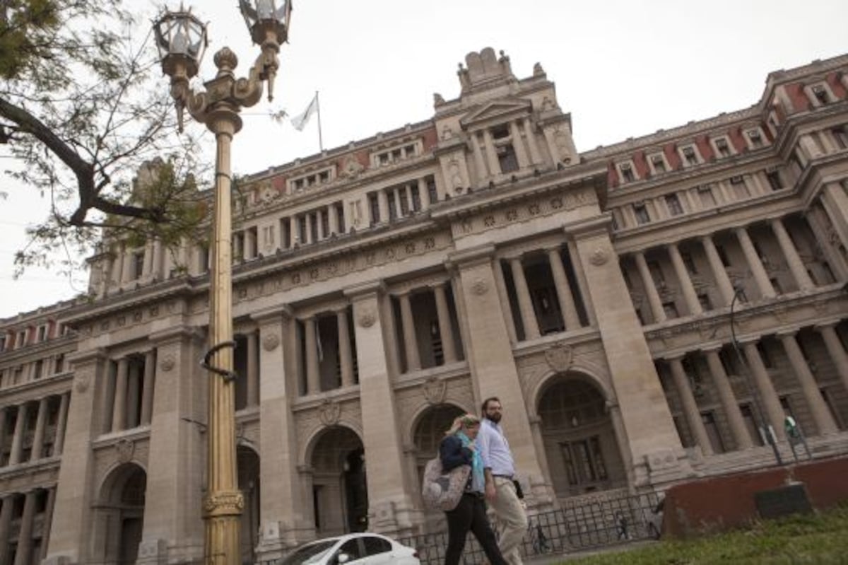 Justicia Argentina: La Corte Suprema Argentina Desplaza A Jueces Que ...