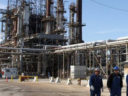 Imagen de una refiner&iacute;a de petr&oacute;leo en Estados Unidos. 