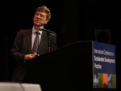 Jeffrey Sachs, promotor del ICSD, en una conferencia de 2014.