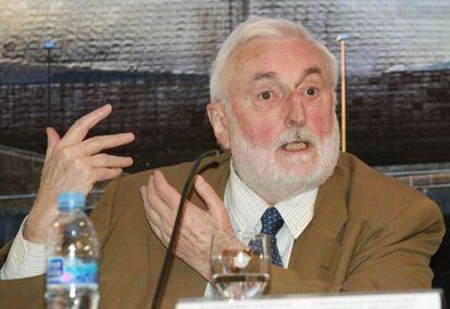 Javier Elzo, durante su intervención en Bilbao.