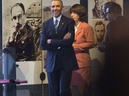 El presidente Obama durante su visita al Memorial de José Martí.