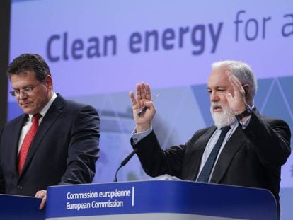 El comisario de Energ&iacute;a, Miguel Arias Ca&ntilde;ete, y el vicepresidente de la Comisi&oacute;n Europea para Energ&iacute;a, Maros Sefcovic. 