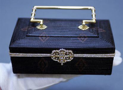 Este bolso artesanal hecho en Tailandia es un obsequio de la reina del país asiático a la primera dama del mandatario republicano