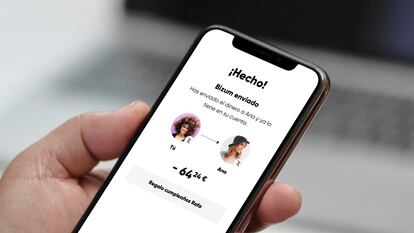 Es un banco 100% Bizum: todos los usuarios pueden enviar y recibir dinero, pagar en comercios electrónicos y donar dinero a distintas ONG a través de este servicio integrado en la app.