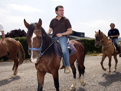 Francisco Granados montando a caballo, una de sus grandes aficiones.