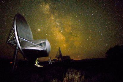 Varias de las antenas de radio con las que el instituto SETI busca se&ntilde;ales de inteligencia extraterrestre