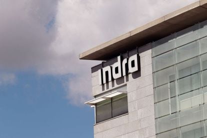 Logotipo de Indra.