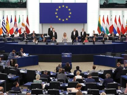 La presidenta del Parlament Europeu, Roberta Metsola, obrint la sessió a Estrasburg.