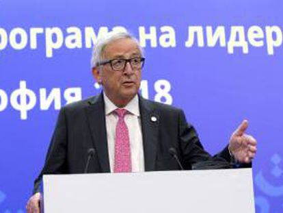 Juncker ofrece a Trump bajar impuestos a los coches si libera de aranceles al acero