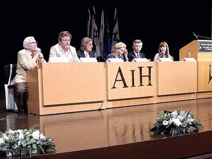 Mesa inaugural del congreso de la Asociación Internacional de Hispanistas, en Jerusalén.