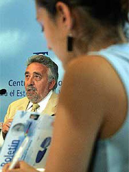 José Sanmartín, durante la presentación del primer boletín sobre malos tratos de la institución que dirige.