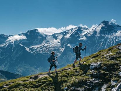 Senderistas en las montañas del Tirol, en los Alpes austriacos.