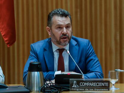 El presidente de la Comisión Nacional del Mercado de Valores (CNMV), Rodrigo Buenaventura, durante su comparecencia ante la comisión de Asuntos Económicos y Transformación Digital, este martes en el Congreso.