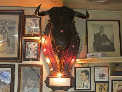 Cabeza de toro, en el bar Bret&oacute;n de Barcelona.