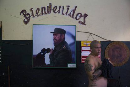 Fotografía de Fidel Castro en una tienda de víveres en La Habana Vieja, el 29 de noviembre de 2016.