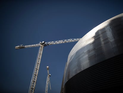 Las obras de reforma del Santiago Bernabéu el pasado marzo.