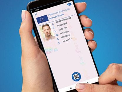 La DGT trabaja en una ‘app’ para llevar el carné y los papeles del coche en el móvil
