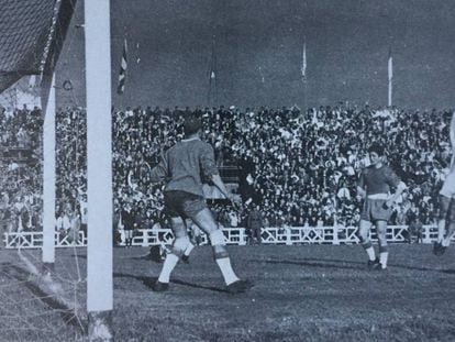 Rodilla, del Valladoild, celebra el gol que mandaba al Espanyol a Segunda. 