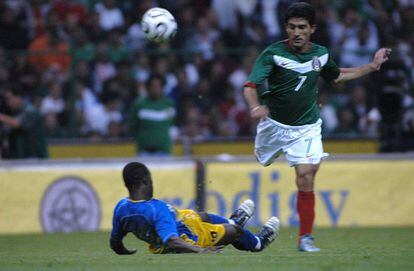 Antonio Naelson durante un juego de la selección mexicana