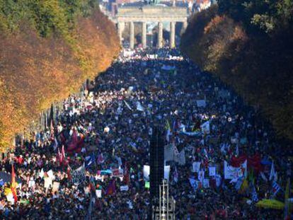 Decenas de miles de personas se manifiestan contra la campaña de difamación de la derecha en Alemania para generar odio, según los organizadores