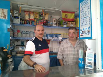 Los hermanos García López, en su kiosco de horchata