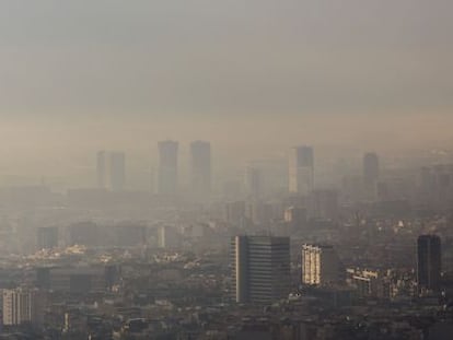 Poluci&oacute;n atmosf&eacute;rica en el &aacute;rea de Barcelona.