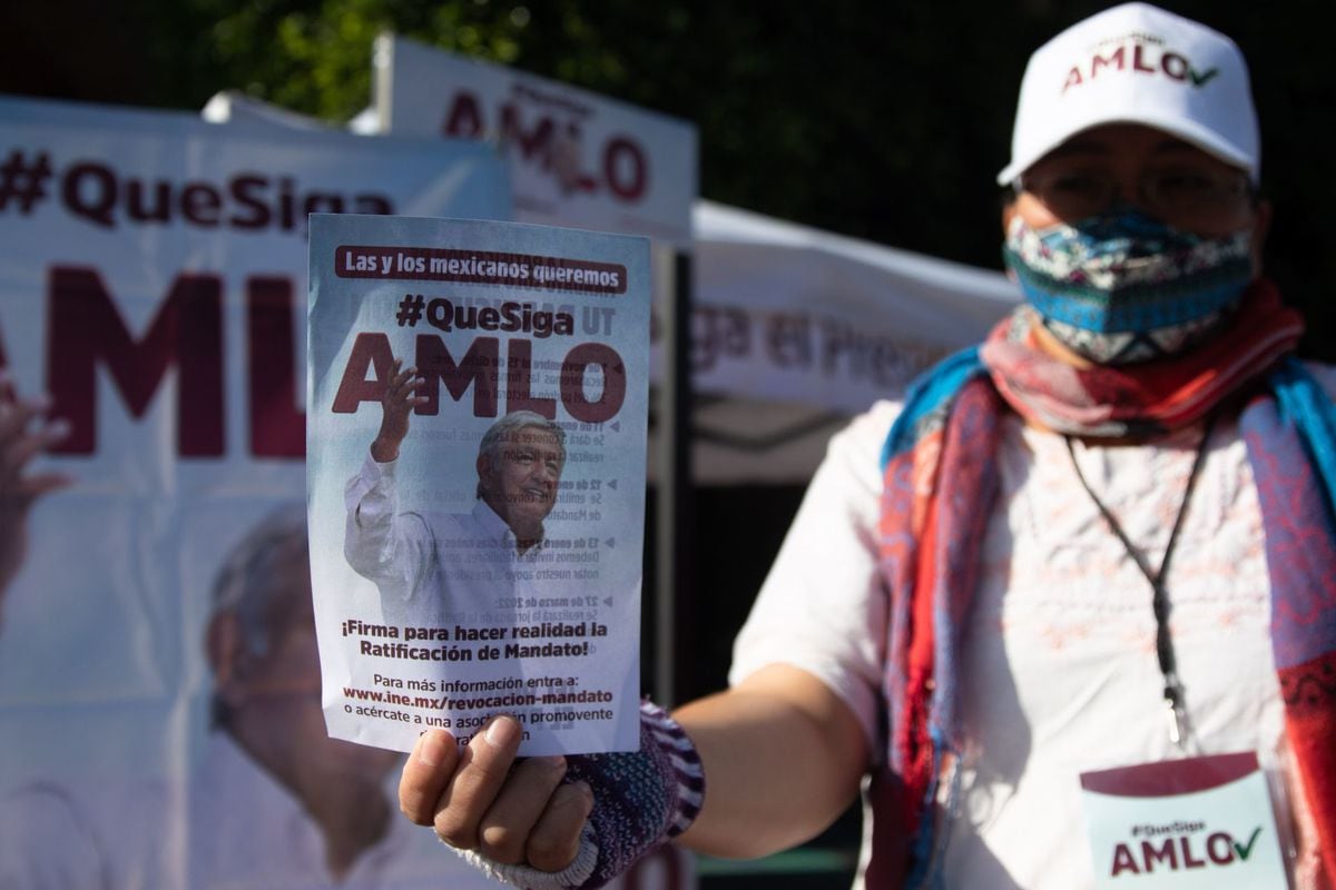 AMLO: Recolectar firmas contra reloj para la revocación de mandato de López  Obrador | EL PAÍS México