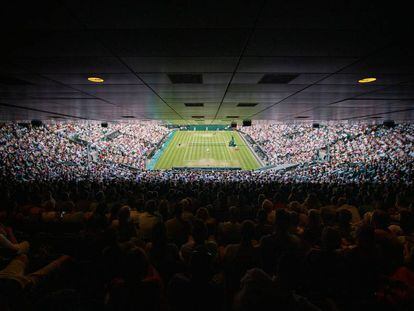 Visión panorámica de la pista central del All England Lawn Tennis & Croquet Club de Wimbledon, en Londres.