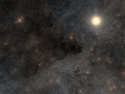 Imagen de parte de la nebulosa Saco de Carbón, hacia donde se dirige el Poema Universal.