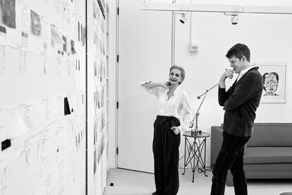 Carolina Herrera, junto a Wes Gordon, en 2018, cuando este fue nombrado director creativo de la marca.
