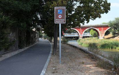 La nueva senda ciclable de Moncloa, junto a la ribera del río Manzanares.