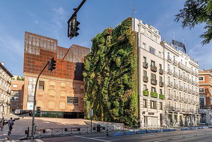 Jardín vertical en Caixafórum (Madrid).