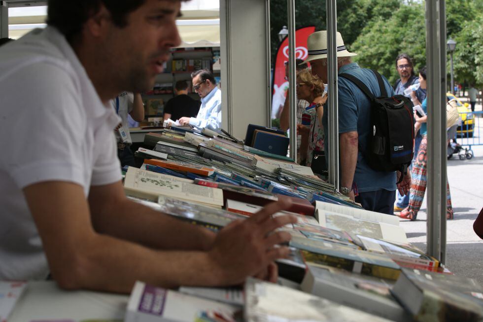 Una caseta en la Feria del Libro de Madrid de 2022.
