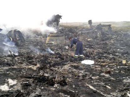 Un equipo de investigadores habría logrado la identificación de unas 100 personas involucradas en los hechos del vuelo MH17