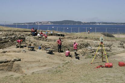 Excavaciones arqueológicas en el castro de A Lanzada, en el municipio de Sanxenxo.
